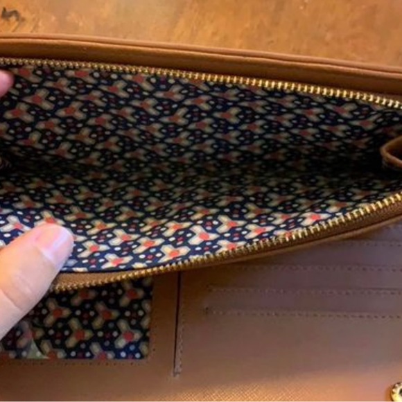 Tory Burch Robinson Wallet - Picture 3 of 9
